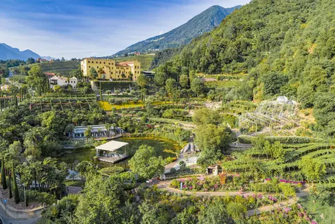 Consegna del premio Natura in giardino lunedì 18 luglio ai Giardini del Castel Trauttmansdorff, alla presenza dell'assessore provinciale Arnold Schuler e dei rappresentanti del movimento Natura in giardino (Foto: Alexander Schechinger)