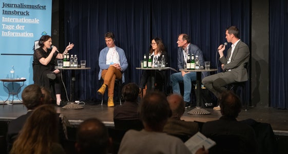 Beim Journalismusfest 2025 stand das Euregio-Panel im Zeichen von 100 Jahre Radio. Das Radio in den Regionen. Die Region im Radio. (Foto: Journalismusfest/Daniel Jarosch)
