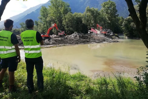 Rablander Weiher: Die Wildbachverbauung hat mit der zweiten Phase der Arbeiten zur Entfernung der invasiven Wasserpflanze Elodea Nuttallii begonnen. (Foto: LPA/Landesamt für Wildbach- und Lawinenverbauung West)