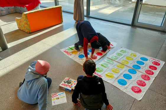 Movimënt, sozialisaziun, sessualité, respiraziun y alimentaziun é stades n valgönes dles tematiches prinzipales di Dis dla Sanité organisá dal Referat por l’Educaziun ala sanité y mobilité en colaboraziun cun le Referat por l’Educaziun interculturala. (Foto: USP/Intendënza y Cultura ladina)