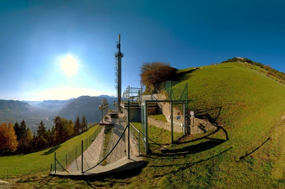Il 13 febbraio 1975, quindi 50 anni fa, è stata istituita la Radiotelevisione Azienda Speciale (RAS). Nella foto la postazione ricetrasmittente comune sulla Muta. (Foto: RAS)