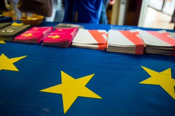 In occasione dell'odierna Giornata dell'Europa, il Centro Europe Direct Alto Adige della Ripartizione provinciale Europa, il Center for Autonomy Experience di Eurac Research e il Club Alpbach Südtirol Alto Adige (Casa) hanno invitato a un convegno sull'UE e le Autonomie territoriali. (Foto: ASP/Fabio Brucculeri)