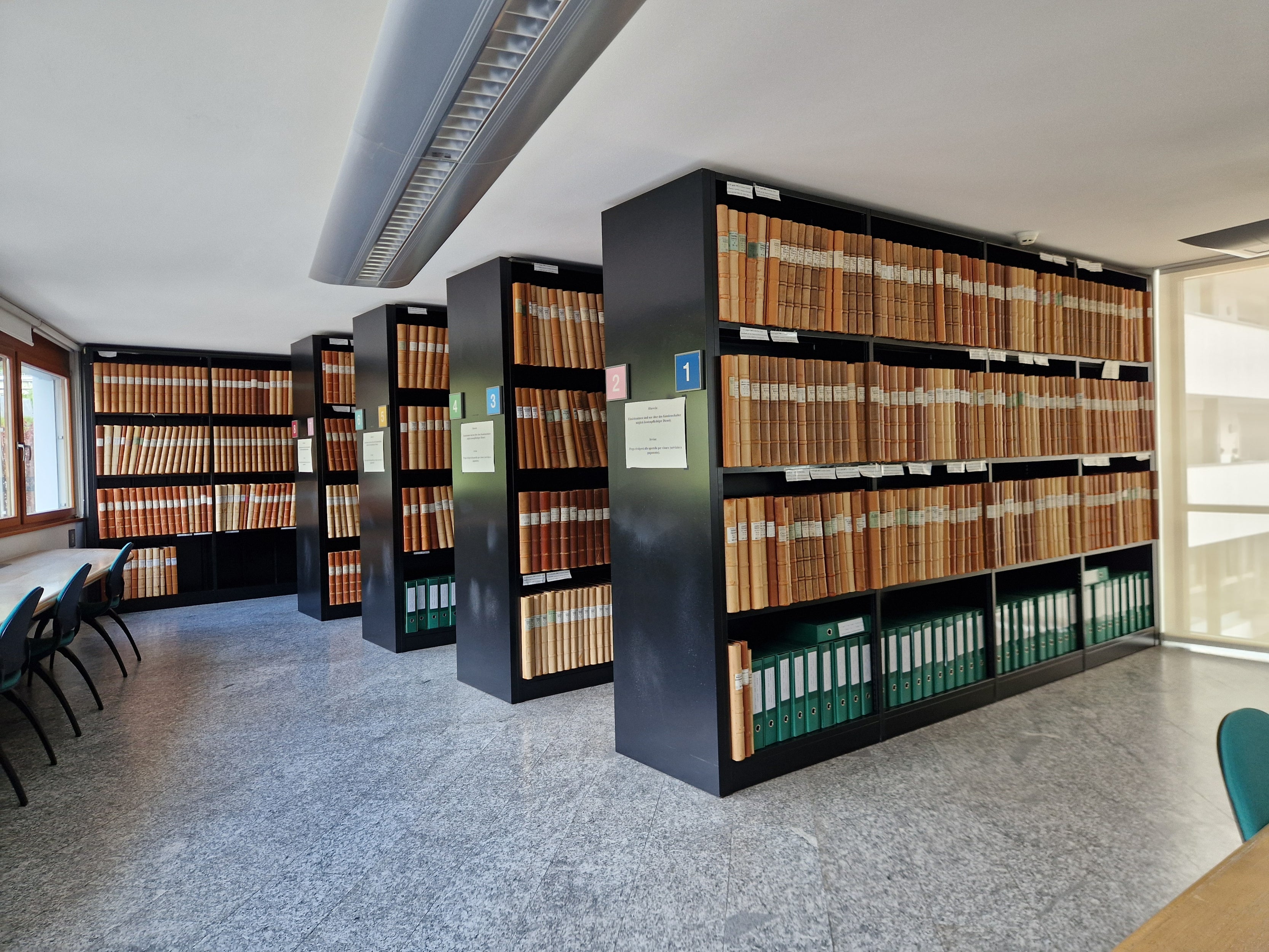 I titolari di un abbonamento Openkat, il servizio telematico di accesso al Sistema Informativo del Libro Fondiario e Catasto, potranno ottenere la documentazione necessaria, 24 ore su 24, sette giorni su sette. (Foto: ASP/Gianluca Crocco)