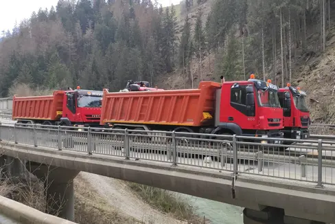 I ponti sulle strade statali e provinciali dell'Alto Adige vengono controllati regolarmente. Nel 2023 sono stati ispezionati 31 ponti per verificare la loro capacità di portata. (Foto: ASP/Servizio Ponti della Ripartizione provinciale Infrastrutture).
