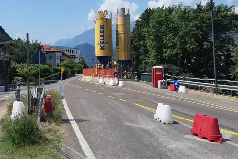 A causa dei previsti lavori per la costruzione della nuova circonvallazione, la strada statale del Brennero, a Bronzolo, sarà chiusa al traffico, di notte, per quindici giorni, a partire dal 28 ottobre. (Foto: USP/Ufficio tecnico strade centro/sud)