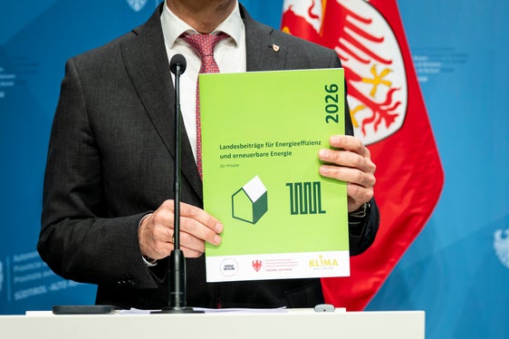 Bis 31. Mai können Bürger, Unternehmen und öffentliche Körperschaften die Anträge für Energieförderung einreichen. Alle Informationen dazu finden sich in den Broschüren des Landesamtes für Energie und Klimaschutz sowie im Landeswebportal. (Foto: LPA/Fabio Brucculeri)