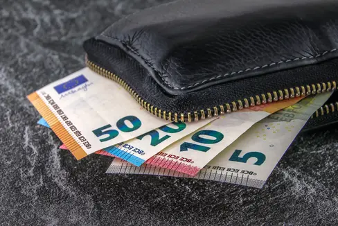 Una retribuzione equa rappresenta un vantaggio anche per i datori di lavoro: in futuro, infatti, gli incentivi statali alle assunzioni saranno riservati solo alle aziende che riconoscono ai propri dipendenti la retribuzione equa prevista dal contratto collettivo. L’assessora provinciale Magdalena Amhof invita a sfruttare appieno tutti i margini di manovra offerti dalla legge sul salario giusto. (Foto: pixabay.com può essere utilizzata solo per la pubblicazione di questo comunicato stampa)