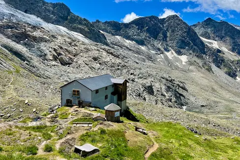 Nel 2005 il Rifugio Giogo Lungo è passato, assieme ad altri 25 rifugi, dallo Stato alla Provincia autonoma di Bolzano. (Foto: USP)