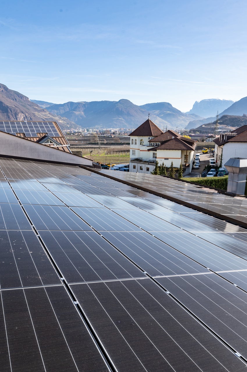 L'incentivo per gli impianti fotovoltaici connessi alla rete per le piccole imprese è stato confermato per il 2025: il tasso di sovvenzione è pari al 20% dei costi ammissibili. (Foto: USP/Manuela Tessaro)