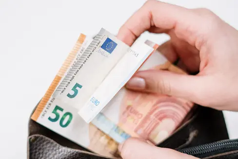 Seit Jänner 2023 greifen die Änderungen bei den Leistungen der finanziellen Sozialhilfe des Landes, mit denen unter anderem die Beträge des Sozialen Mindesteinkommens erhöht werden. (Foto: Pexels)