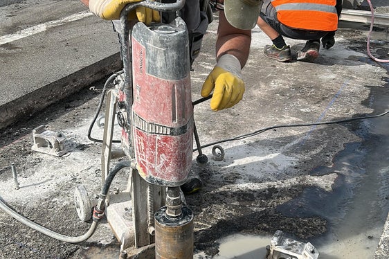 Dopo urgenti e impegnativi lavori di risanamento, il traguardo si sta avvicinando e da martedì 22 luglio dovrebbe essere nuovamente possibile transitare sul ponte a pieno regime. (Foto: USP/Dipartimento Infrastrutture e Mobilità)