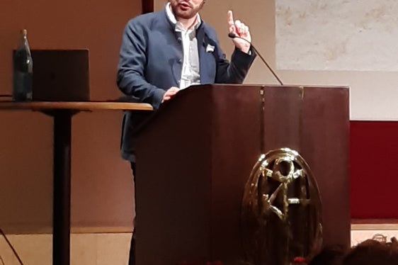 Unsere Musikschulen bieten allen Interessierten auf höchstem Niveau die Möglichkeit, Neues zu entdecken, Fertigkeiten zu vertiefen und vor allem die Passion zur Musik zu festigen: Landesrat Achammer beim Eröffnungstag der Deutschen und ladinischen Musikschulen (Foto: LPA/Landesmusikschuldirektion)