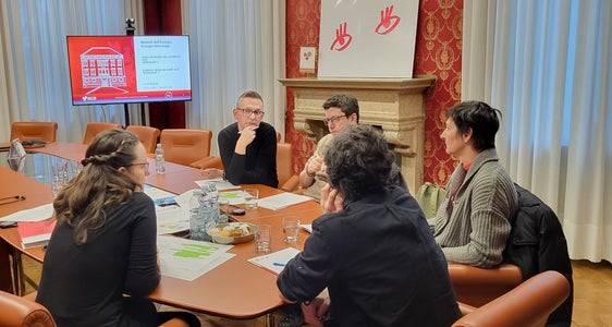 Arbeitsgruppen in Aktion: In der Casa Moggioli ging es unter anderem um die Aktionstage an den ersten drei Sonntagen im September. (Foto: Euregio)