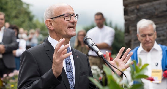 Il Capitano del Tirolo Anton Mattle: Le soluzioni migliori si trovano quando si pensa oltre i confini e si lavora insieme. Gli Euregio-Days rappresentano proprio questo, soprattutto con il nuovo formato. (Foto: Land Tirol/Sedlak)