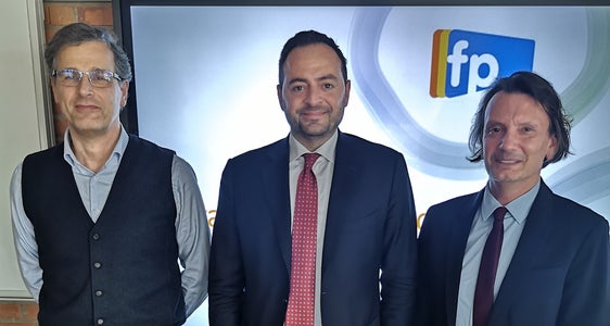 Landesrat Galateo (Mitte) mit dem Direktor der italienischen Berufsbildung Giuseppe Delpero (l.) und Hauptschulamtsleiter Vincenzo Gullotta (r.) (Foto: LPA/Italienische Berufsbildung)