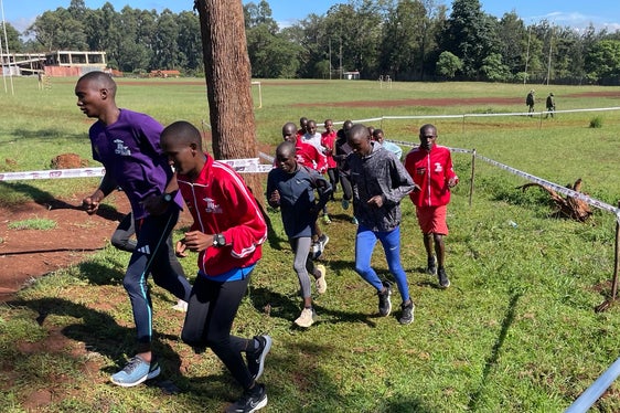 Im Mittelpunkt des ISF World School Cross Country Championship 2024 stand die Disziplin des Cross-Country, ein Geländelauf, der auf unterschiedlichem Terrain wie Wiesen oder Wald ausgetragen wird. (Foto: LPA/Pädagogische Abteilung an der Deutschen Bildungsdirektion/Astrid Ferrari)