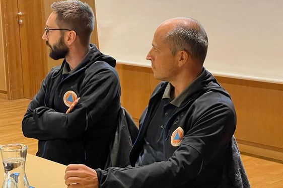 Verbauungskonzept vorgestellt und zur Diskussion gestellt: Techniker Jan Kobald (l.) und Direktor Philipp Walder vom Landesamt für Wildbach- und Lawinenverbauung Nord (Foto: LPA/Landesamt für Wildbach- und Lawinenverbauung Nord)