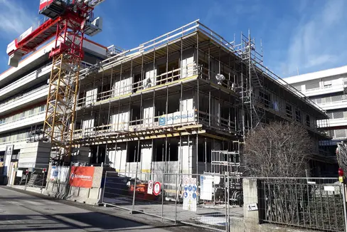 L'area dell'ospedale di Brunico verrà ampliata per un totale di 899 m². In futuro, l'area dell'ospedale avrà una superficie totale di 30.111 m² (Foto: ASP)