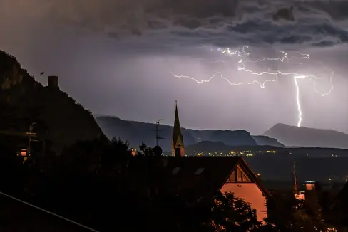 Die rechtzeitige Information über anstehende Gewitter ist entscheidend für die eigene Sicherheit. (Foto: LPA/Florian Mair, Terlan)