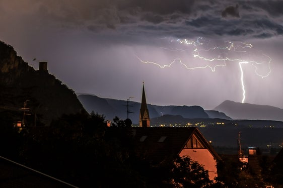 Die rechtzeitige Information über anstehende Gewitter ist entscheidend für die eigene Sicherheit. (Foto: LPA/Florian Mair, Terlan)