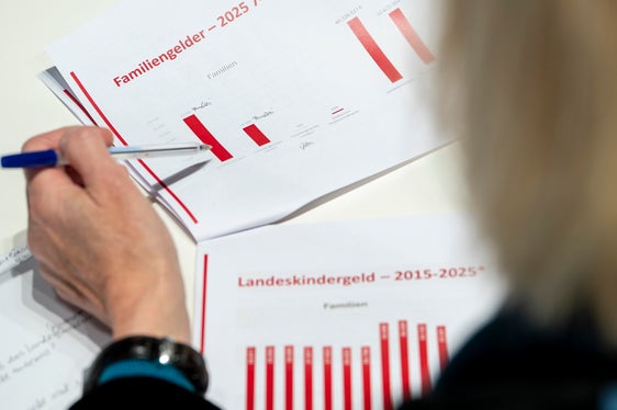 Die Familienpolitik des Landes Südtirol baut auf drei Säulen auf: die frühzeitige Stärkung der Familien, die Vereinbarkeit von Familie und Beruf sowie die finanzielle Unterstützung der Familien. (Foto: LPA/Fabio Brucculeri)