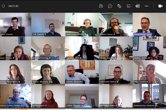 L’iniziativa formativa online per i 18 neo direttori d'ufficio si è conclusa oggi (15 dicembre). Vi si sono collegati anche il presidente della Provincia Arno Kompatscher e il direttore generale Alexander Steiner.
