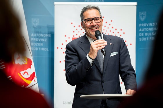 Il presidente della Provincia Arno Kompatscher ha ricordato quanto l'uguaglianza non sia ancora stata raggiunta, nemmeno in Alto Adige (Foto: USP/Fabio Brucculeri)