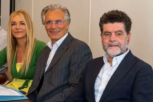 Brunhild Pircher, Hermann Troger und Domenico Laratta (v.l.) werden auch in den kommenden Jahren im Auftrag der Landesverwaltung und der vom Land abhängigen öffentlichen Körperschaften die Gespräche mit den Gewerkschaften führen. (Foto: LPA/Fabio Brucculeri)