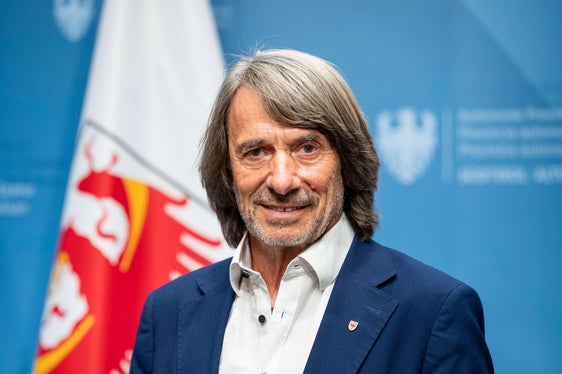 Mit dem Rauchen aufzuhören, ist nicht immer einfach. Professionelle Unterstützung kann dabei einen wichtigen Unterschied machen, sagt Gesundheitslandesrat Hubert Messner. Deshalb erleichtern wir den Zugang und schaffen ein landesweit einheitliches Angebot, das sich an den individuellen Bedürfnissen der Menschen orientiert. (Foto: LPA/Fabio Brucculeri)