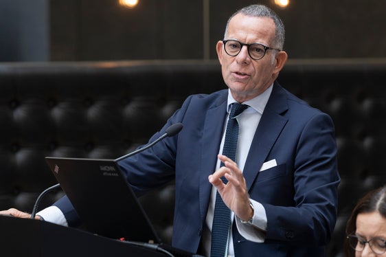 Mit konkreten Maßnahmen, die gemeinsam mit lokalen Partnern ausgearbeitet werden, soll das Sozialwesen gestärkt werden, hielt INPS-Präsident Gabriele Fava in Bozen fest. (Foto: LPA/Tiberio Sorvillo)