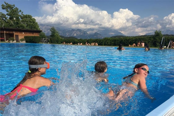 Il camp offre anche la possibilità di nuotare. (Foto: Euregio)