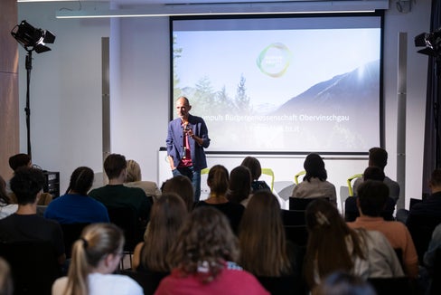 Die Bürger hätten Interesse daran, ihr Verhalten zu ändern, um ihr unmittelbares Umfeld zukunftsfähig zu gestalten, sagte Armin Bernhard, Vorstandsmitglied der Bürger*Genossenschaft Obervinschgau. (Foto: LPA/Visualite/Tiberio Sorvillo)