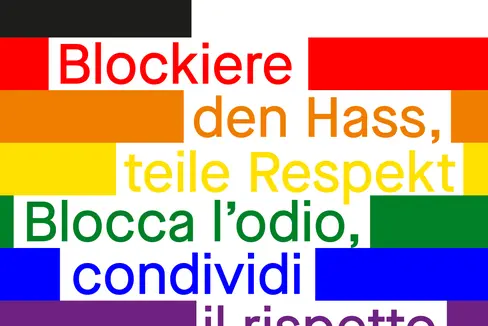 Eine Plakataktion untermauert die Forderung des Antidiskriminierungsnetzwerkes RE.A.DY: Blockiere den Hass, teile Respekt.