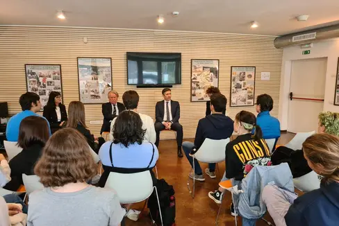 L'incontro di chiusura del Festival della Gioventù dell'Euregio 2022 (Foto: Ufficio Stampa Pat e Euregio)