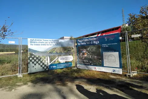 Possono iniziare i primi lavori per la costruzione della variante ferroviaria della Val di Riga. (Foto: ASP/Angelika Schrott)