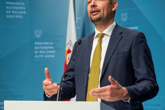 Bereits nächstes Jahr sollen die fünf neuen H2-Busse laut Mobilitätslandesrat Daniel Alfreider im Einsatz sein. (Foto: LPA/Fabio Brucculeri)