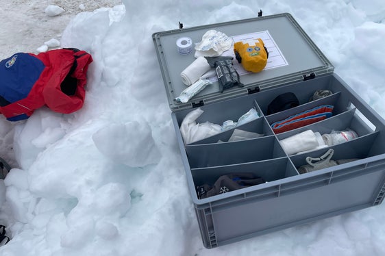 Il corso di sicurezza ha fornito anche preziose basi dedicate al primo soccorso. (Foto: USP/Ufficio Meteorologia e Prevenzione valanghe)