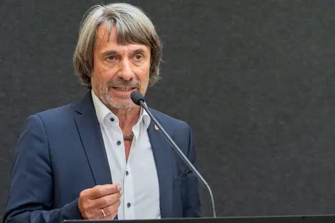 Gesundheitslandesrat Hubert Messner ruft nach der mißglückten Herztransplantation in Neapel zu Zurückhaltung und Sachlichkeit auf und betont, dass Spekulationen den betroffenen Familien und Fachkräften zusätzlichen belasten.(Foto: LPA/Greta Stuefer)