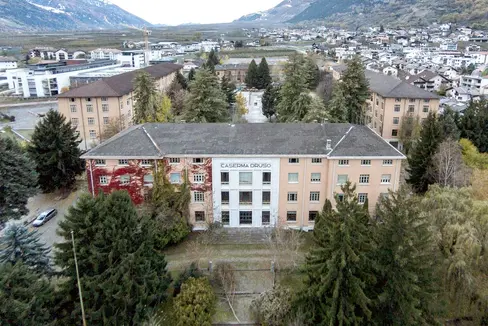 Una foto d'archivio dell'area dell'ex caserma Druso a Silandro: alcune parti sono state poste sotto vincolo diretto di tutela da parte dell'Amministrazione provinciale (Foto: Tiberio Sorvillo)