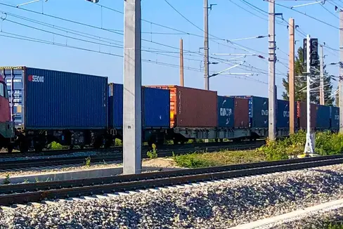 Die Verlagerung des Güterverkehrs auf die Schiene bringt vielerlei Vorteile mit sich. (Foto: Pexels. Das Foto darf nur in Zusammenhang mit dieser Pressemitteilung verwendet werden)