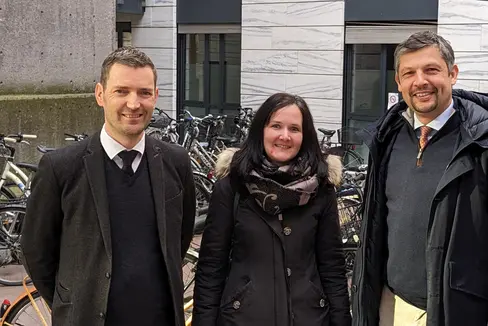 Mehr Fahrradmobilität als ein Ziel: (v.l.) Mobilitätressortchef Martin Vallazza, die erste Mobility-Managerin der Landesverwaltung Stephanie Kerschbaumer, und Mobilitätslandesrat Daniel Alfreider (Foto: LPA/Ingo Dejaco)