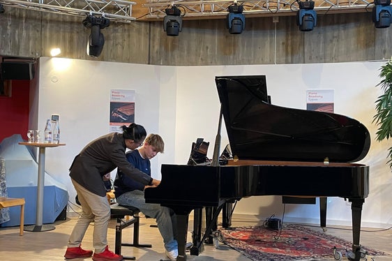 Paul Herbst con Antonio Chen Guang (Foto: USP/Iryna Kyrylovska)