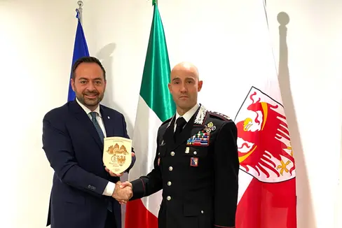 Il vicepresidente Marco Galateo dha voluto ringraziare il colonnello Raffaele Rivola per la preziosa collaborazione offerta e il sostegno all’assessorato e all’amministrazione provinciale. (Foto: USP)