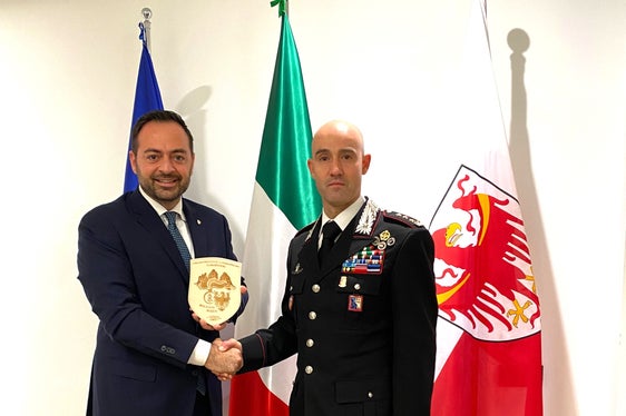 Il vicepresidente Marco Galateo dha voluto ringraziare il colonnello Raffaele Rivola per la preziosa collaborazione offerta e il sostegno all’assessorato e all’amministrazione provinciale. (Foto: USP)