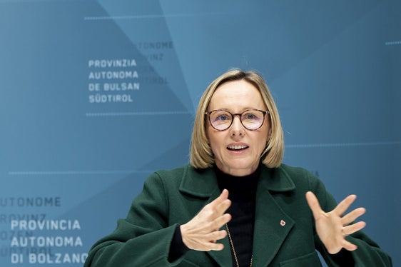 La Provincia punta a costituire una riserva di personale per coprire le uscite previste entro il 2029 del Corpo permanente dei Vigili del fuoco. Più personale significa anche meno straordinari e un alleggerimento del carico di lavoro per il team già in servizio, sottolinea Magdalena Amhof, assessora provinciale al Personale. (Foto: USP/Fabio Brucculeri)