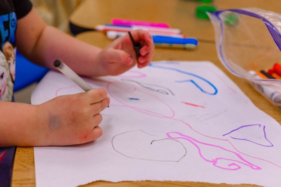 Bilancio ampiamente positivo per il primo anno di implementazione dei progetti “GIL – Growing in Languages” dedicati alla promozione del plurilinguismo nelle scuole dell’infanzia in lingua italiana della provincia di Bolzano e gestiti dall’ente di formazione CiEffe. (Foto: Erika Fletcher/Unsplash/pubblicabile solo in relazione a questo comunicato stampa)