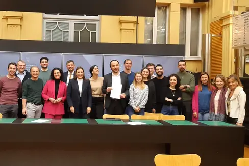 Foto di gruppo con gli assessori provinciali e i rappresentanti dei giovani (Foto: ASP/Servizio Giovani)
