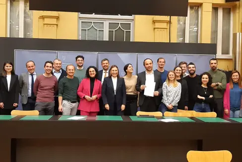 Foto di gruppo con gli assessori provinciali e i rappresentanti dei giovani (Foto: ASP/Servizio Giovani)