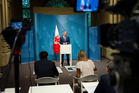 Landeshauptmann Arno Kompatscher hat heute (9. Juli) nach der Regierungssitzung die wichtigsten Beschlüsse der Landesregierung vorgestellt. (Foto: LPA/Fabio Brucculeri)