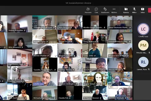 Im direkten Austausch von Soziallandesrätin Deeg mit Vertreterinnen und Vertretern der Gemeinden wurden Fragen zur aktuellen Flüchtlingssituation besprochen und beantwortet. (Foto: LPA)